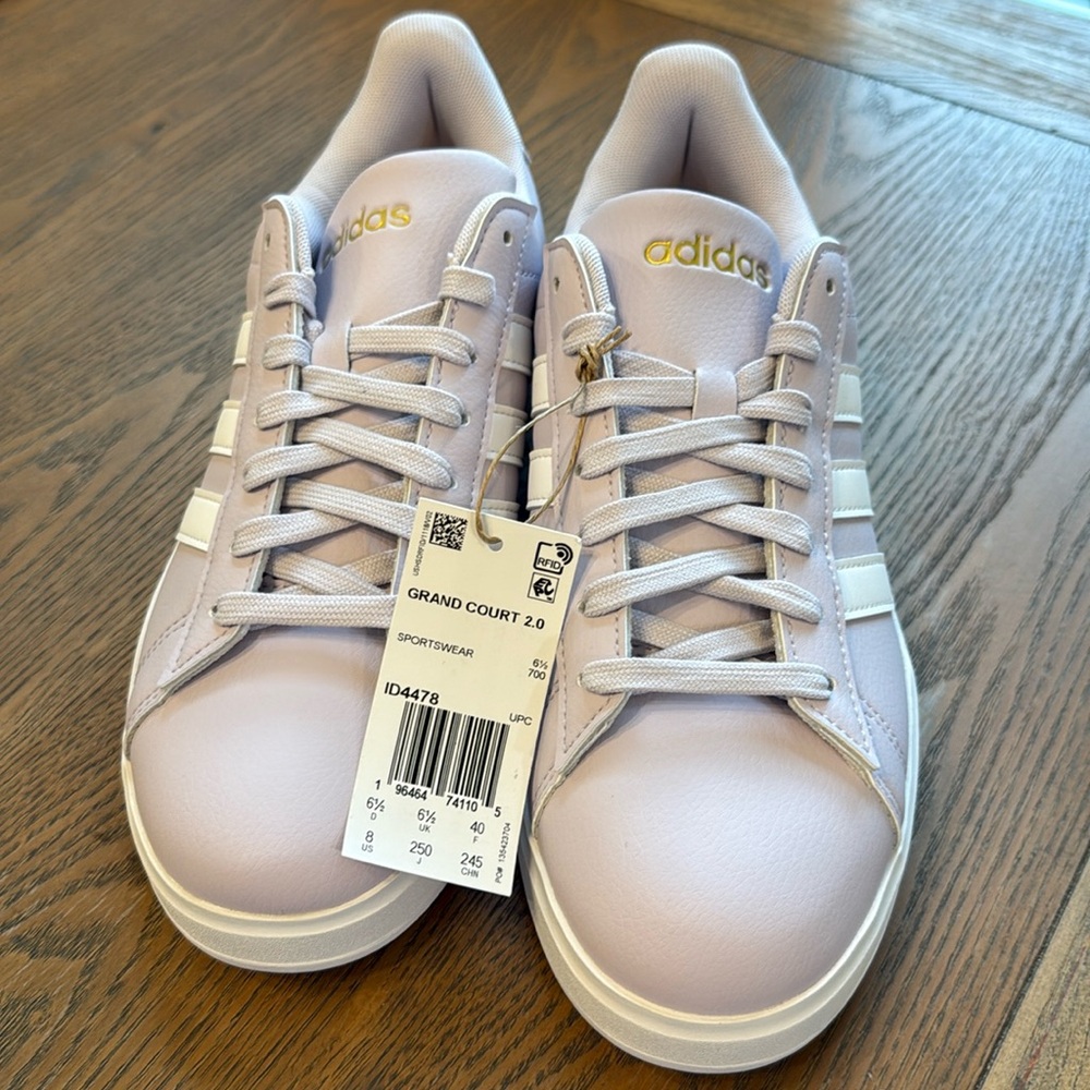 Women’s Adidas sneakers
